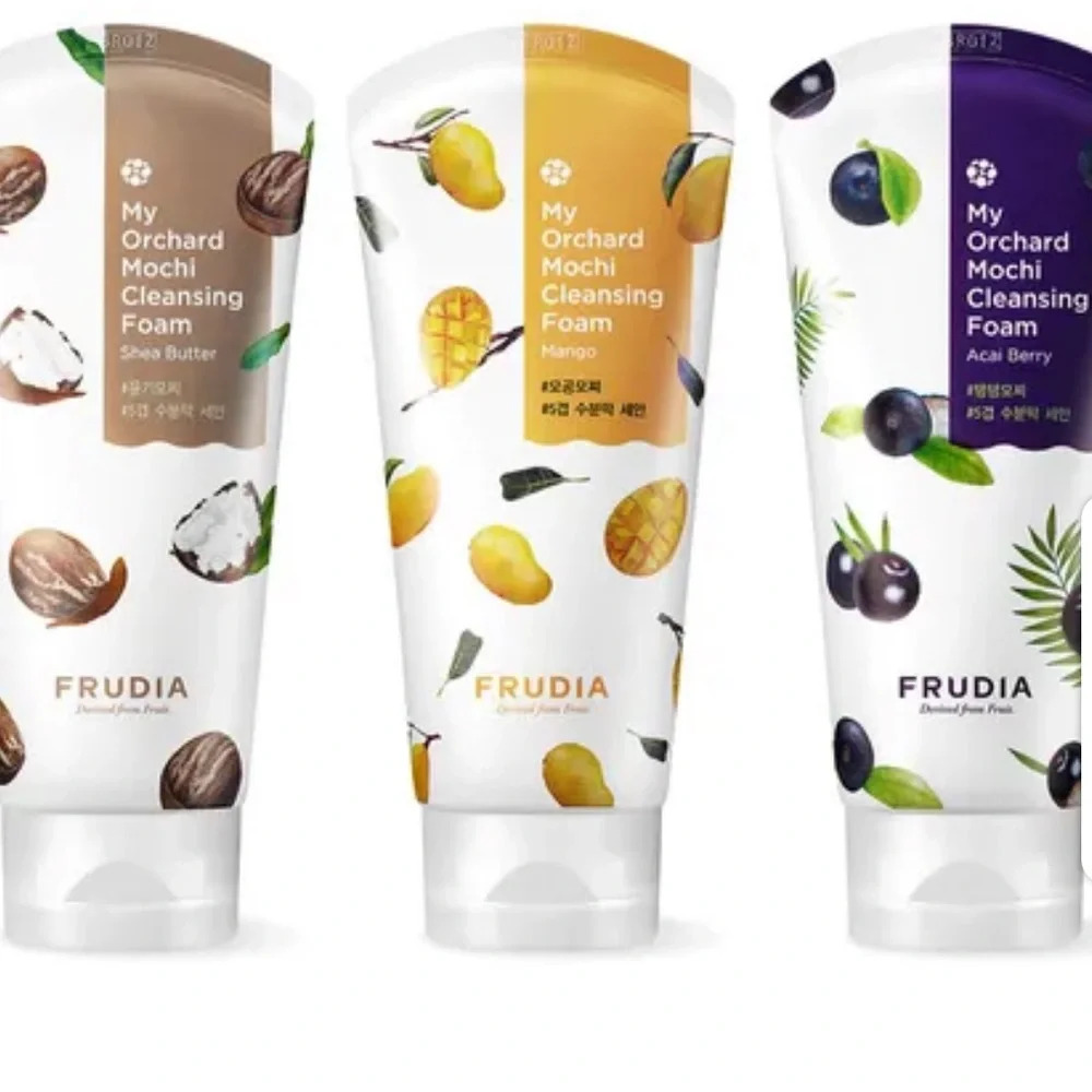 Frudia Mochi cleansing foam in mango